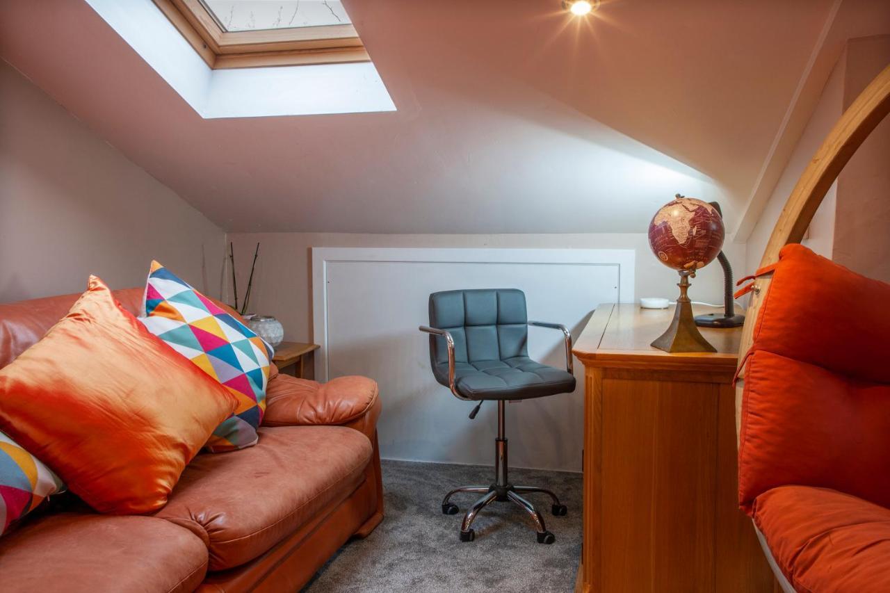 Premium 2Nd Floor 2 Bed Apt Sleeps 4 Adults In Oban Town Exterior photo