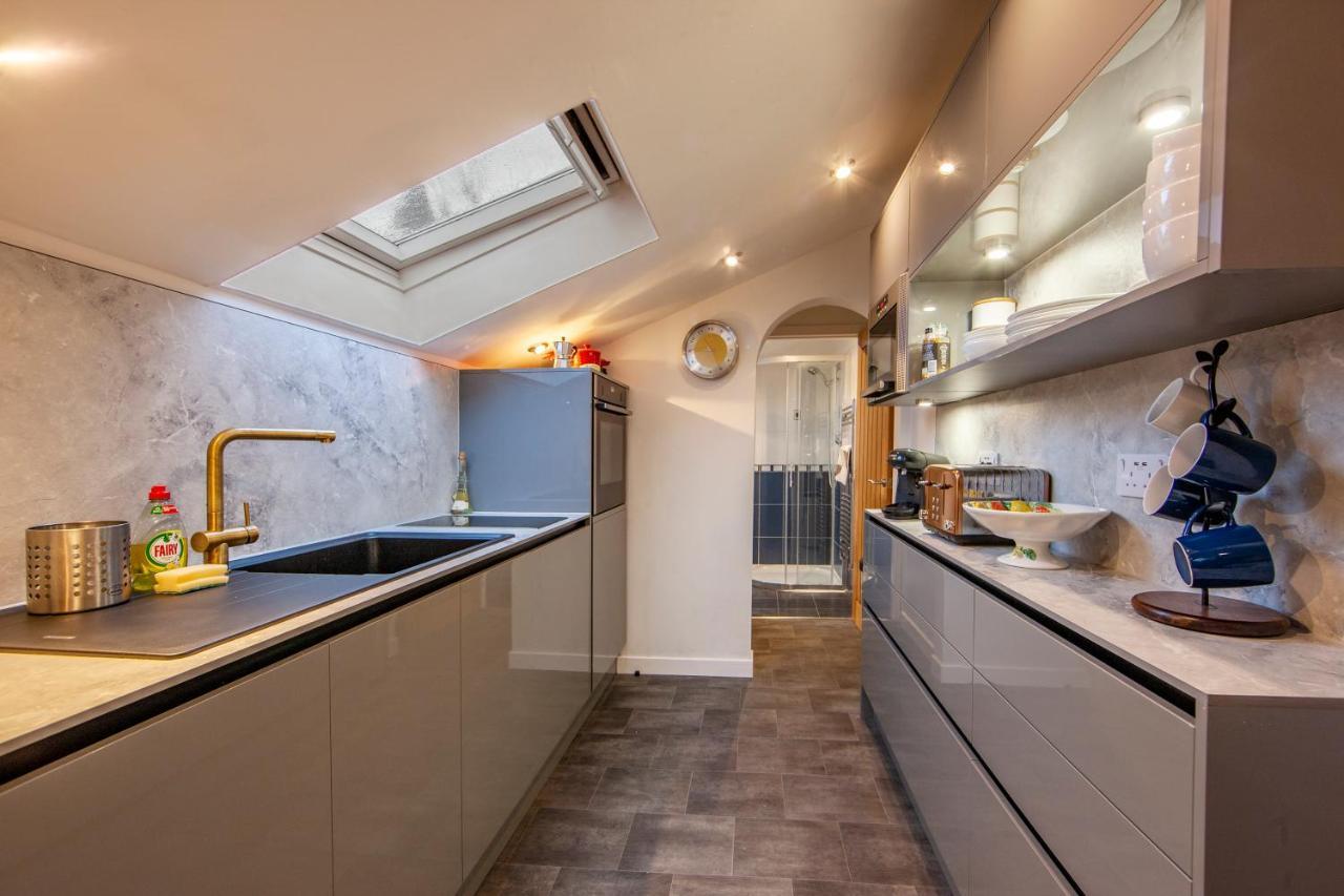 Premium 2Nd Floor 2 Bed Apt Sleeps 4 Adults In Oban Town Exterior photo